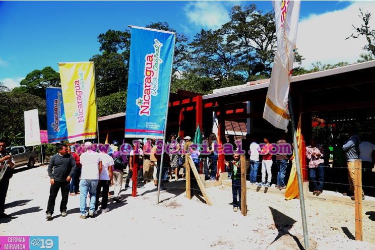 Emprendedores turísticos inauguran tiangue y mirador en la Reserva Miraflor de Estelí