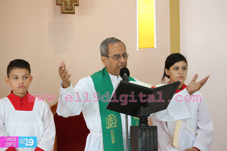 Padre Antonio Castro celebra 45 años de vida sacerdotal al lado del pueblo