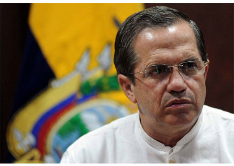 Canciller ecuatoriano denuncia espionaje masivo internacional	