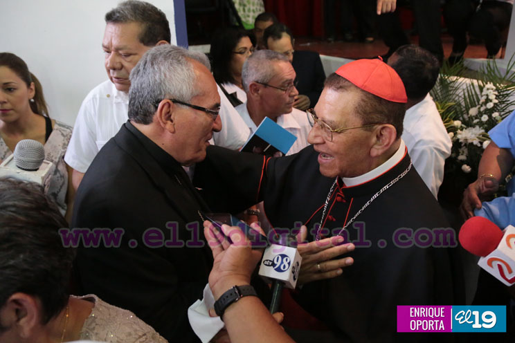 Asamblea Nacional entrega Ley que declara Prócer Nacional de la Paz y la Reconciliación al Cardenal Miguel Obando