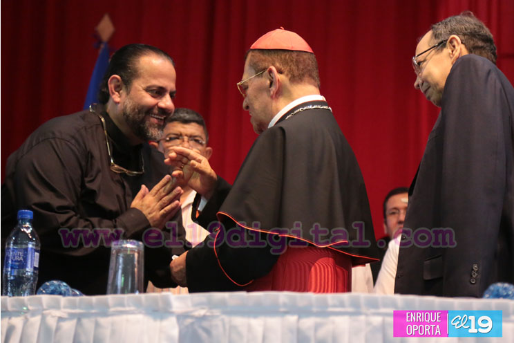 Asamblea Nacional entrega Ley que declara Prócer Nacional de la Paz y la Reconciliación al Cardenal Miguel Obando