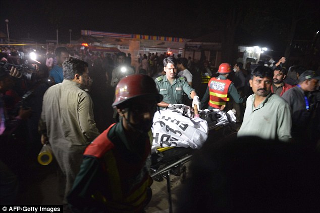 Una explosión en Pakistán deja más de 60 muertos y 300 heridos