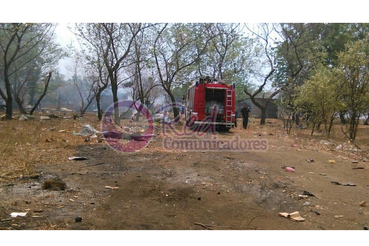 Fuerte explosión en fábricas de juegos pirotécnicos en León