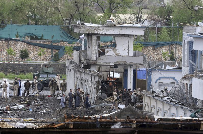 Atentado talibán deja 40 muertos y 327 heridos en Kabul