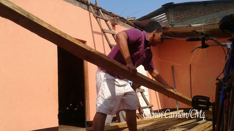 Entregan ayuda solidaria a familias afectadas por lluvias en El Sauce