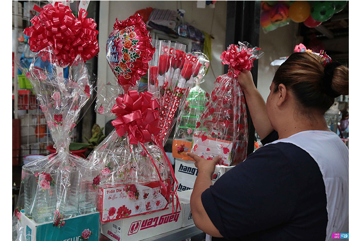 Mercados capitalinos alistan ofertas para regalarle a mamá