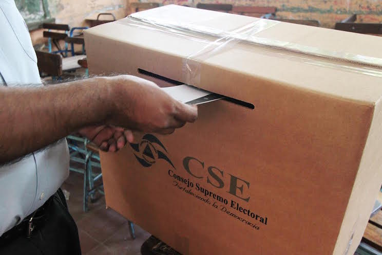 En busca de un árbitro electoral de facto disfrazado de “observación”