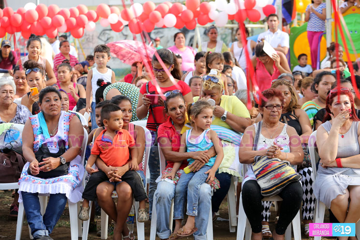 Celebran a madres comerciantes del mercado Roberto Huembes