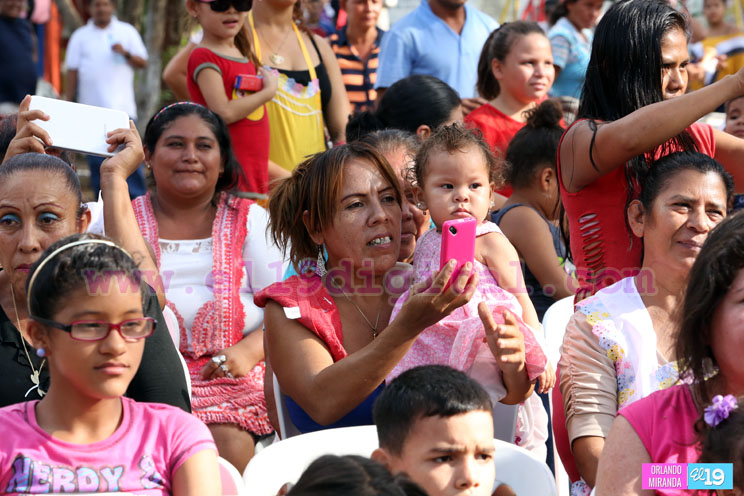 Celebran a madres comerciantes del mercado Roberto Huembes
