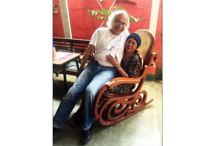 Cardenal Brenes saluda a las madres nicaragüenses
