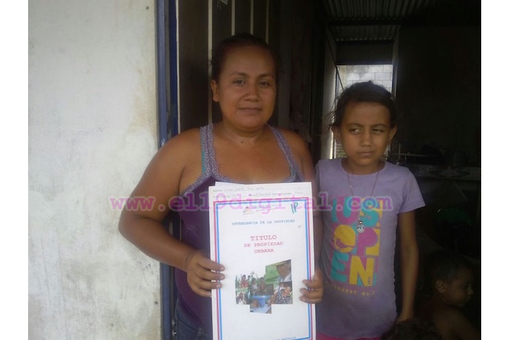Madres nicaragüenses continúan celebrando con la restitución a su derecho a la propiedad