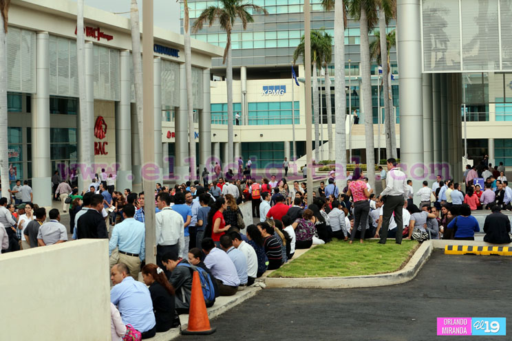 Estudiantes y trabajadores de la capital ponen en práctica lo ensayado en Ejercicios de Prevención