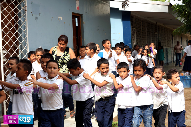 Mined inicia jornada en saludo a la semana de la niñez 