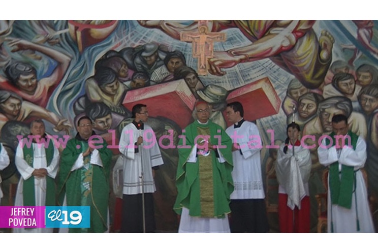 Familias del barrio El Riguero dan recibimiento a nuevo párroco en la Iglesia Santa María de los Ángeles