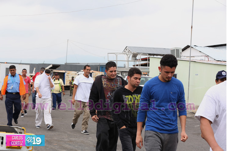 Arriban nicaragüenses deportados de Estados Unidos