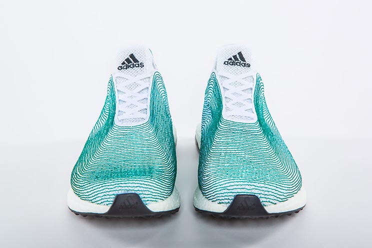 Adidas fabrica unas zapatillas con basura reciclada del océano