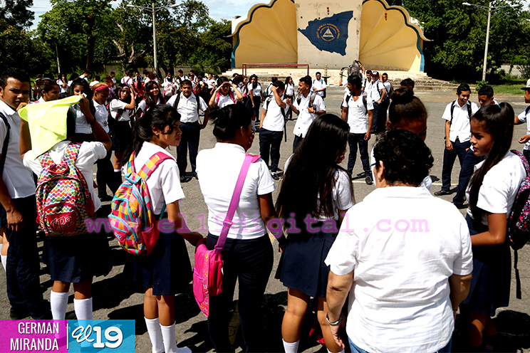 Realizan ejercicio de prevención y protección para estudiantes del turno vespertino