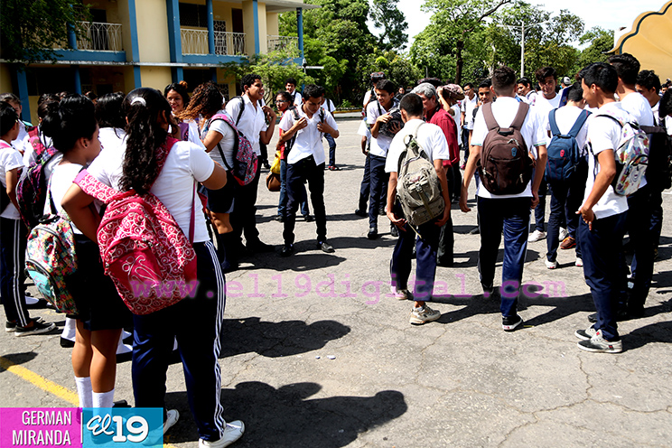 Realizan ejercicio de prevención y protección para estudiantes del turno vespertino