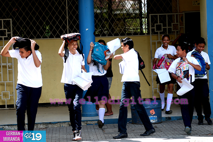 Realizan ejercicio de prevención y protección para estudiantes del turno vespertino