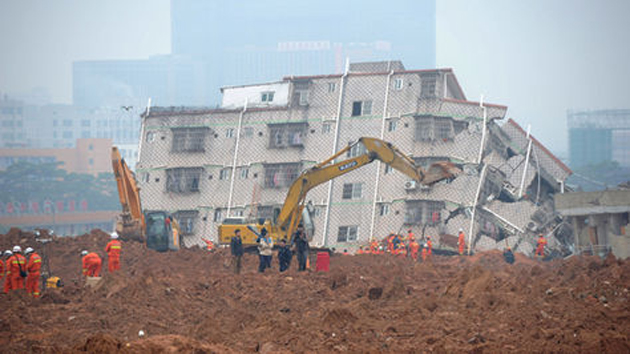 Al menos 10 personas murieron y 12 quedaron enterradas tras un deslizamiento de tierra en China