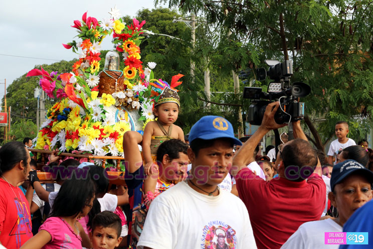 Mocito de Santo Domingo de Guzmán recorre Barrio La Luz