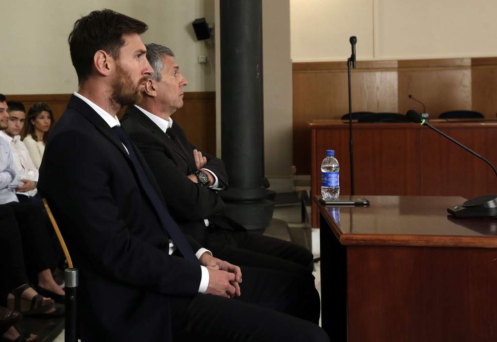 Messi y su padre condenados a 21 meses de cárcel