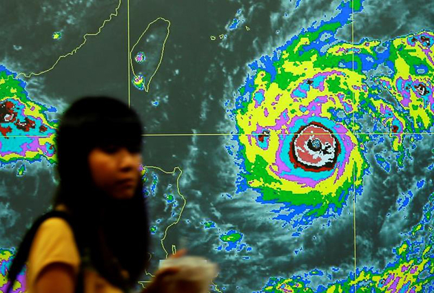 Taiwán moviliza al ejército e inicia evacuaciones por el tifón Nepartak