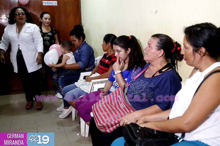 Mujeres comerciantes atendidas en jornada preventiva del cáncer cérvico uterino