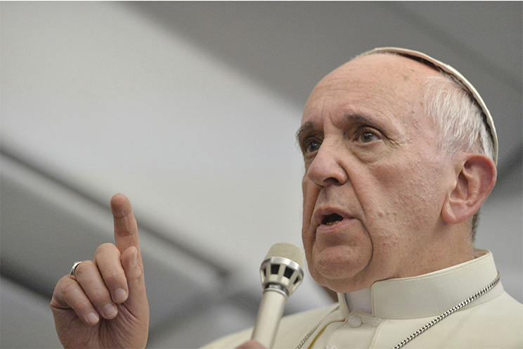 'Locura homicida', atentado en Niza: Papa Francisco