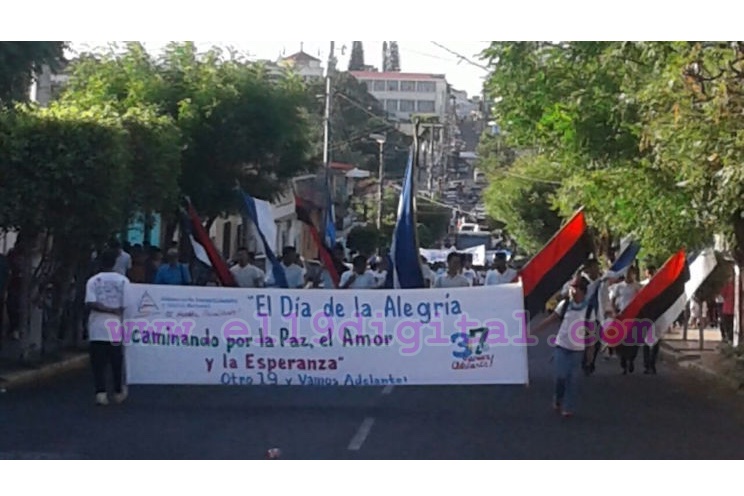 En caminata: Jóvenes leoneses ratifican respaldo al Comandante Daniel Ortega
