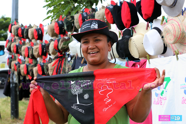 Trabajadores por cuenta propia entusiasmados con venta de accesorios alusivos al 37/19  