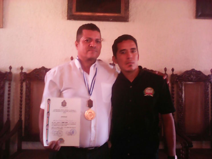 Universitarios en León realizan concurso de oratoria