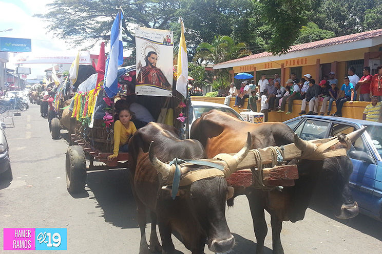 Carretas Peregrinas de Santiago Apóstol le traen ofrendas para sus Fiestas Patronales
