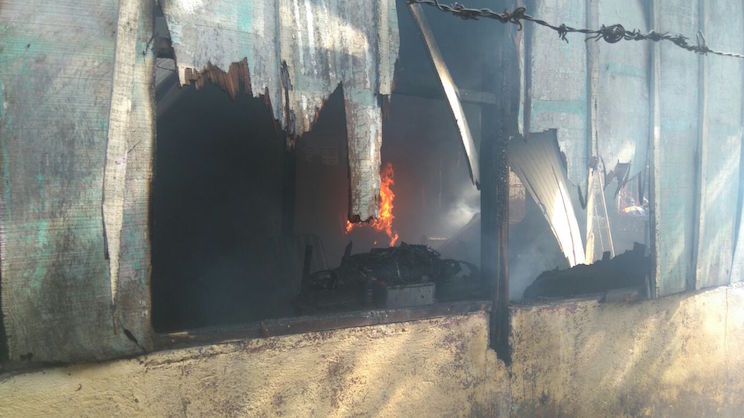 Bomberos controlan incendio en vivienda del barrio La Fuente