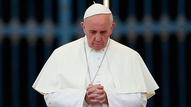 El Papa expresa “dolor y horror” tras el asesinato de un cura en Francia