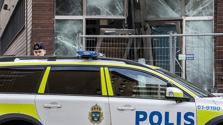 Un hombre armado abre fuego en un centro comercial en Suecia