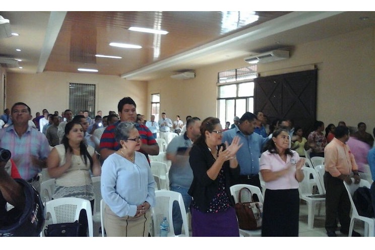 Buen Gobierno brinda seguridad jurídica a congregaciones evangélicas de León y Chinandega