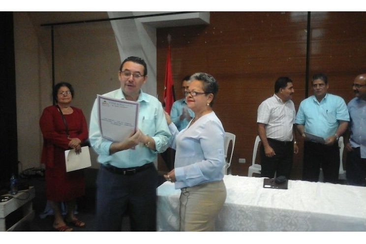 Buen Gobierno brinda seguridad jurídica a congregaciones evangélicas de León y Chinandega