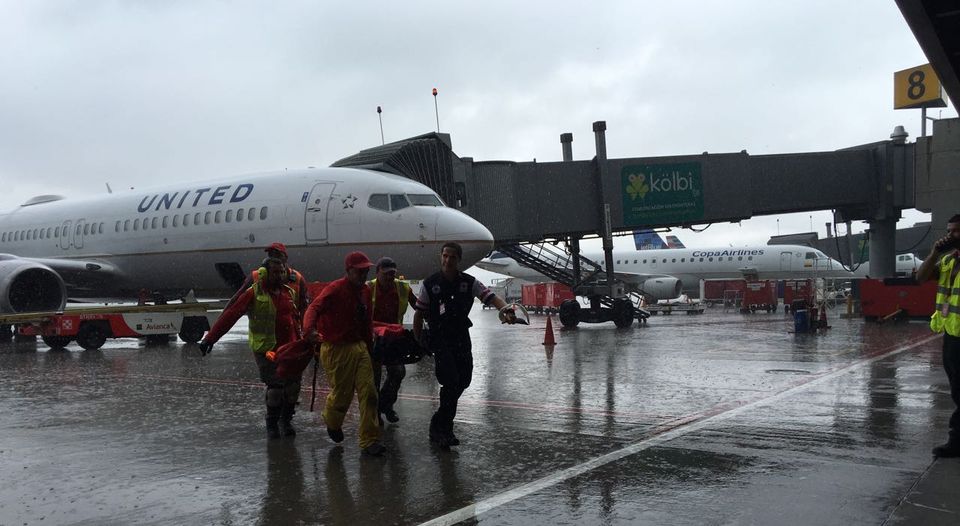 Rayo alcanza a seis personas en Aeropuerto de Costa Rica