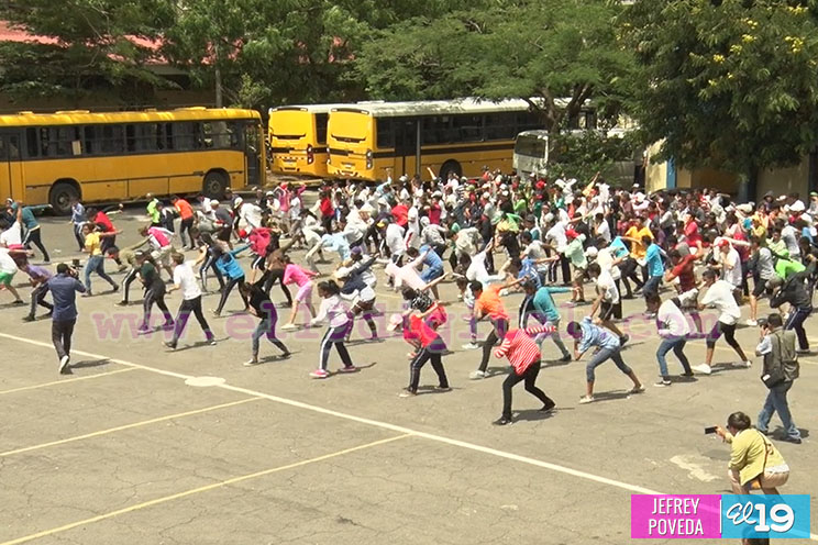 Más de 250 estudiantes de todo el país se preparan para bailar en el Mega Güegüense