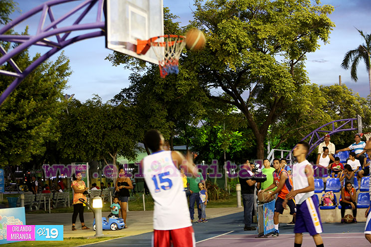 Espectaculares clavadas en torneo de baloncesto organizado por el MDAA