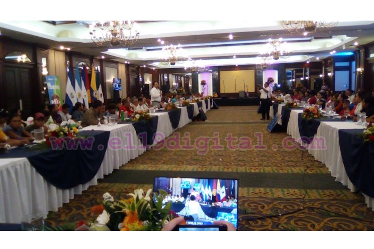 Realizan foro internacional de primaria y secundaria a distancia en el campo