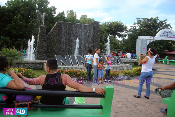 Familias disfrutan de atractivo Parque Saurio en el municipio de Nindirí