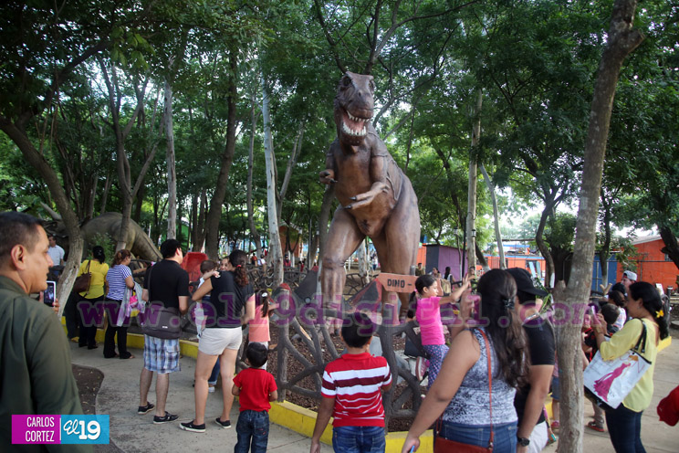 Familias disfrutan de atractivo Parque Saurio en el municipio de Nindirí