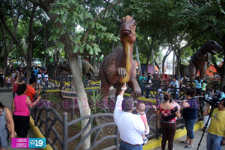 Familias disfrutan de atractivo Parque Saurio en el municipio de Nindirí