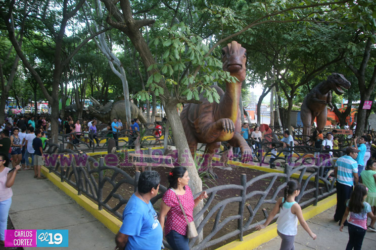Familias disfrutan de atractivo Parque Saurio en el municipio de Nindirí