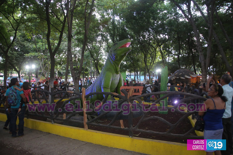 Familias disfrutan de atractivo Parque Saurio en el municipio de Nindirí
