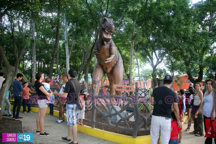 Familias disfrutan de atractivo Parque Saurio en el municipio de Nindirí