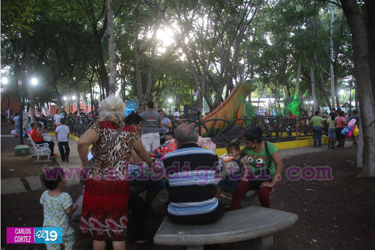 Familias disfrutan de atractivo Parque Saurio en el municipio de Nindirí