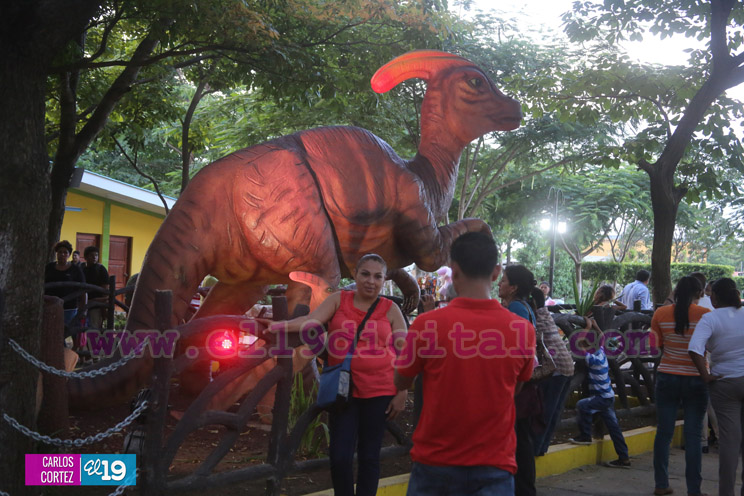 Familias disfrutan de atractivo Parque Saurio en el municipio de Nindirí